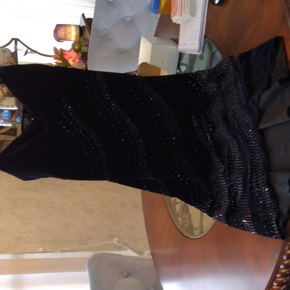 Sparkly Black 90% Polyester/10% Spandex Gown. Never Worn - Picture 1 of 6